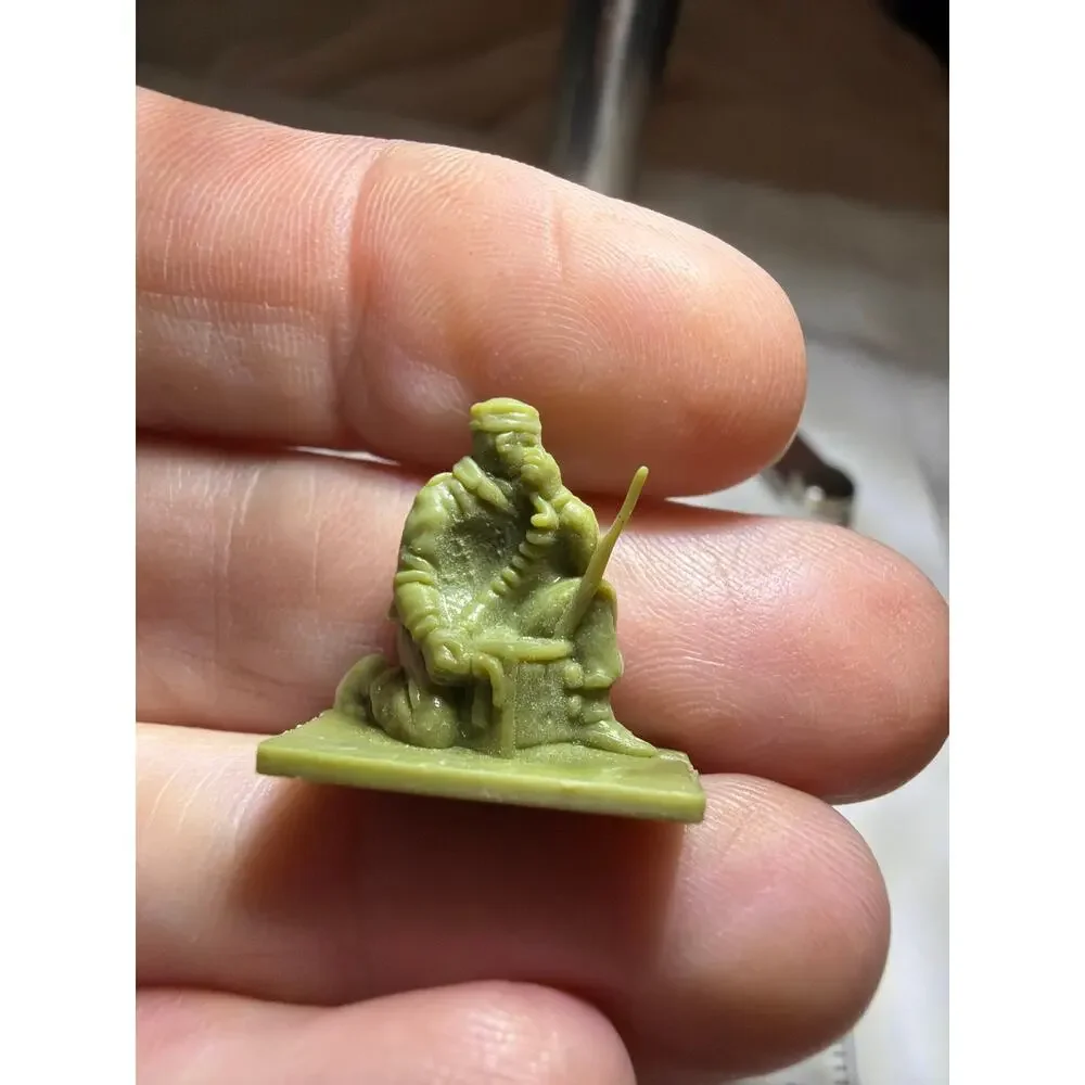 Vintage Airfix British Infantry Support Group Radio Operator Toy Figure Green